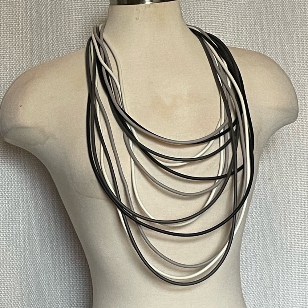 Neo Design Store neoprene necklace